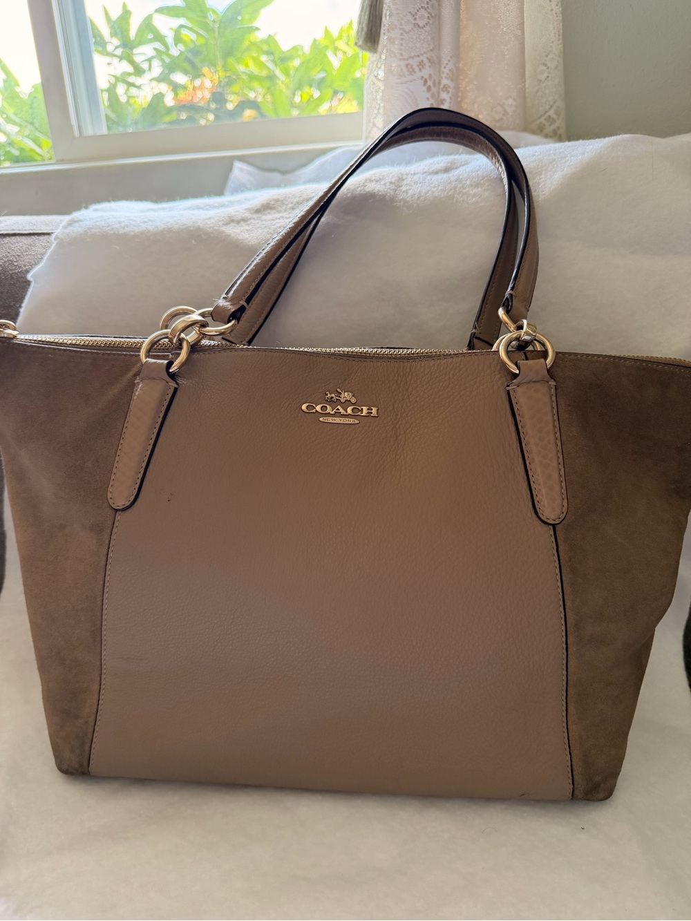 Coach New York Pebbled Leather & Suede Tote Bag Taupe Brown Large Shoulder Purse
